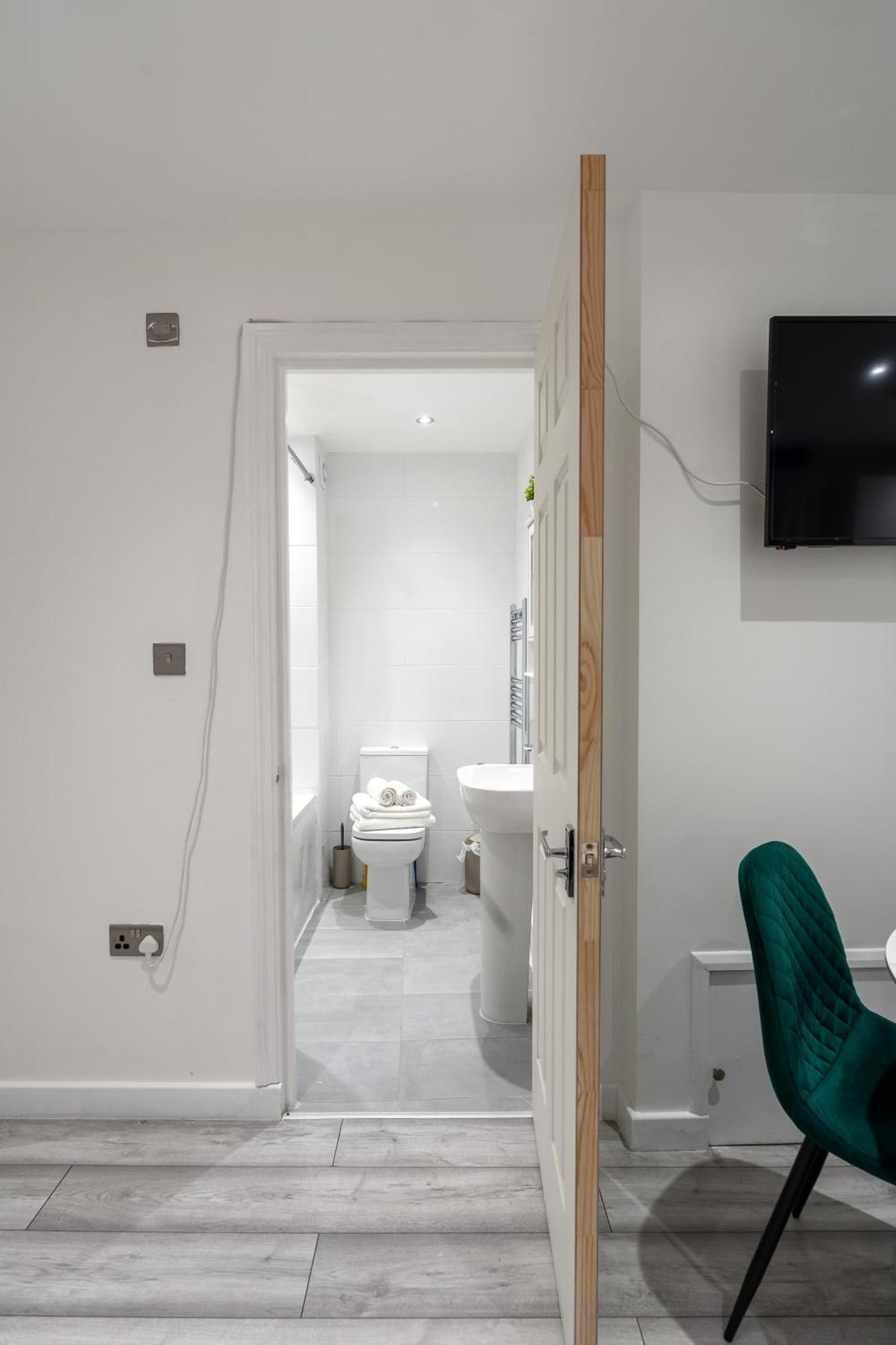 Beautiful Flat Near Central London - Entire Flat - Equipped Kitchen - Private Bathroom Exterior foto