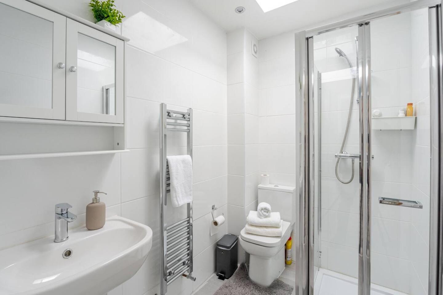 Beautiful Flat Near Central London - Entire Flat - Equipped Kitchen - Private Bathroom Exterior foto