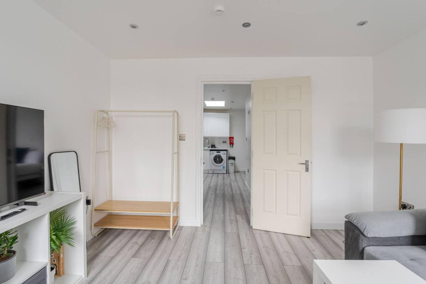 Beautiful Flat Near Central London - Entire Flat - Equipped Kitchen - Private Bathroom Exterior foto